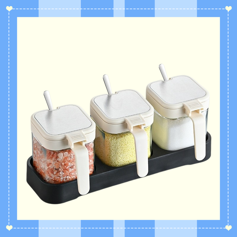  Szklany pojemnik na przyprawy z łyżeczką