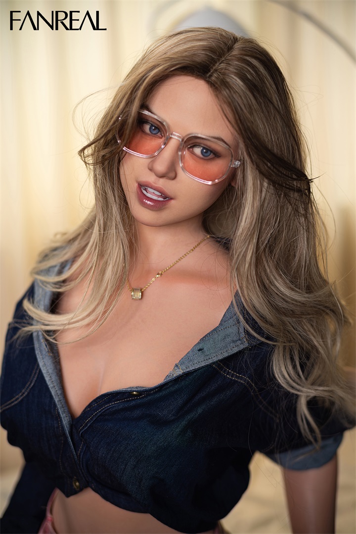 FanReal | Maria - 5ft 7/170cm G-Cup Silicone Sex Doll