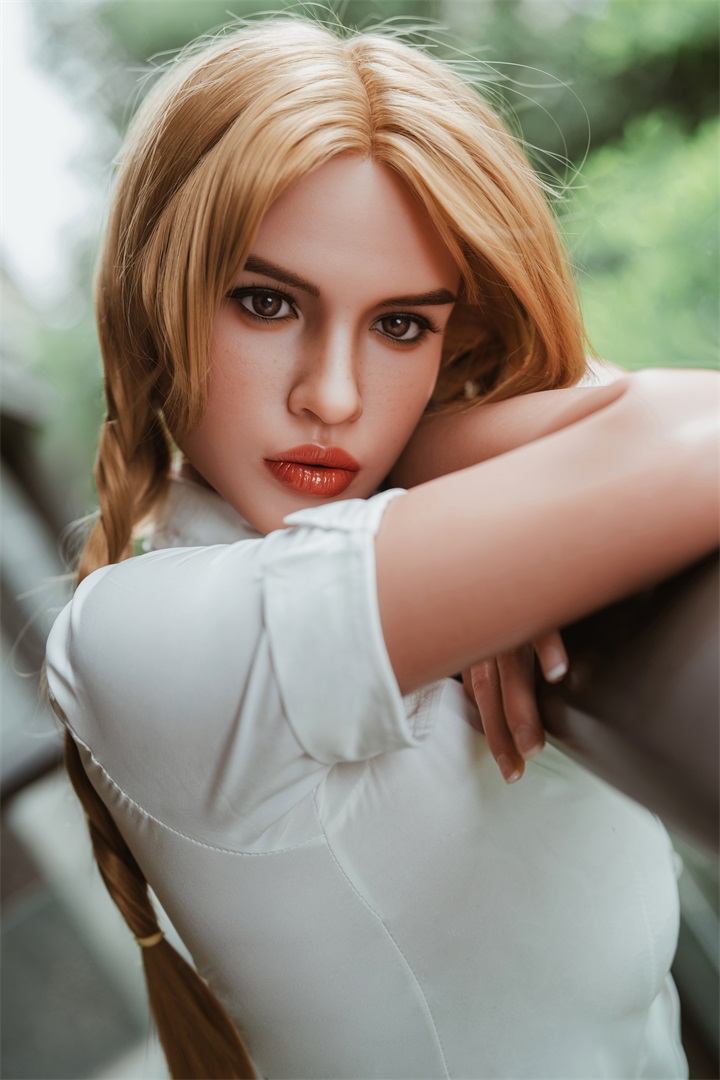 Top Fire丨Eden- Ultra Light 5ft6 /170cm D-cup Movable Jaw Silicone Sex Doll