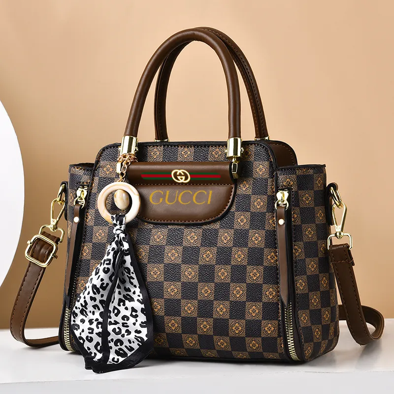 GUCCI Нова модна кожена чанта в контрастен цвят от 2024 г