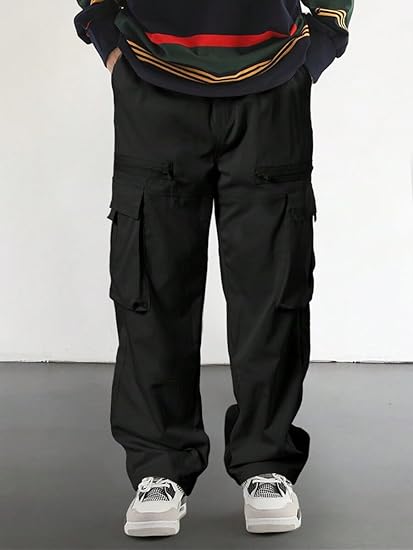 Men's loose-fitting solid color cargo pants with multiple pockets