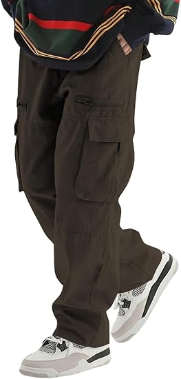 Men's loose-fitting solid color cargo pants with multiple pockets