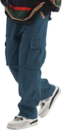 Men's loose-fitting solid color cargo pants with multiple pockets