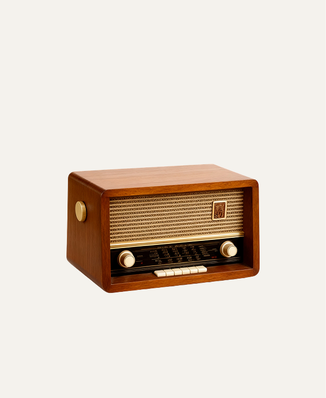 Demo-vintage-style wooden radio