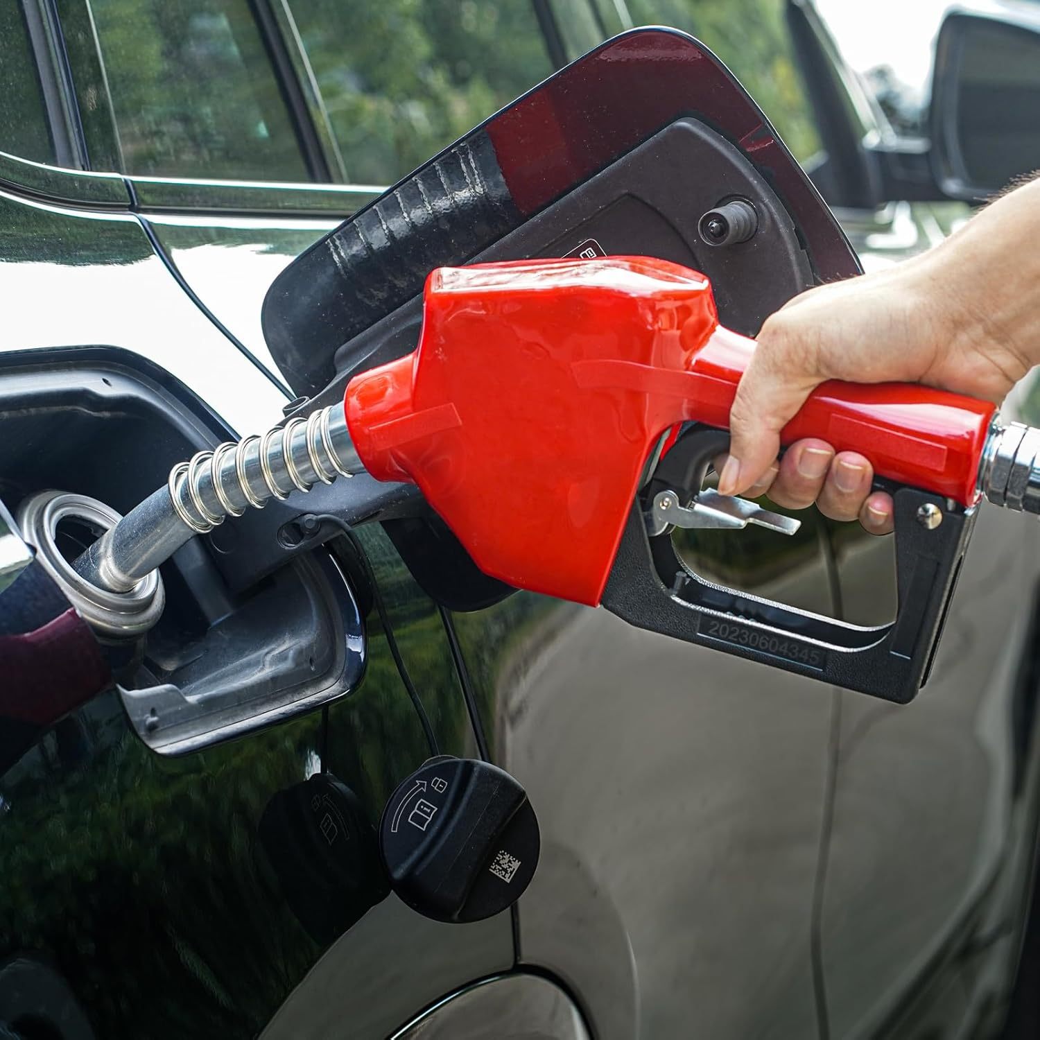 VEVOR Fuel Hose Reel, 50', Extra Long Retractable Diesel Hose Reel, Heavy-Duty Carbon Steel Construction with Automatic Fuel Nozzle, NBR Rubber Hose for Aircraft Ship Vehicle Tank Truck, 300 PSI