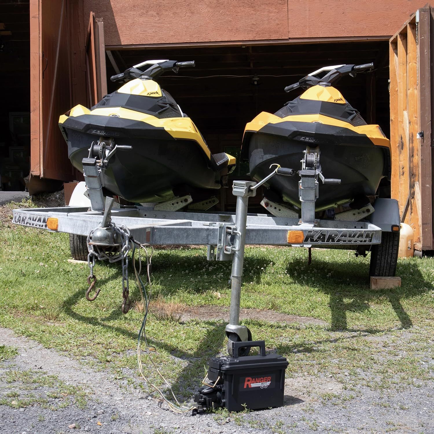 Innovative Products of America Light Ranger MUTT: USA Made Universal Portable and Water-Resistant Trailer Light Tester with 7-Way Spade Pin Style with Adapter