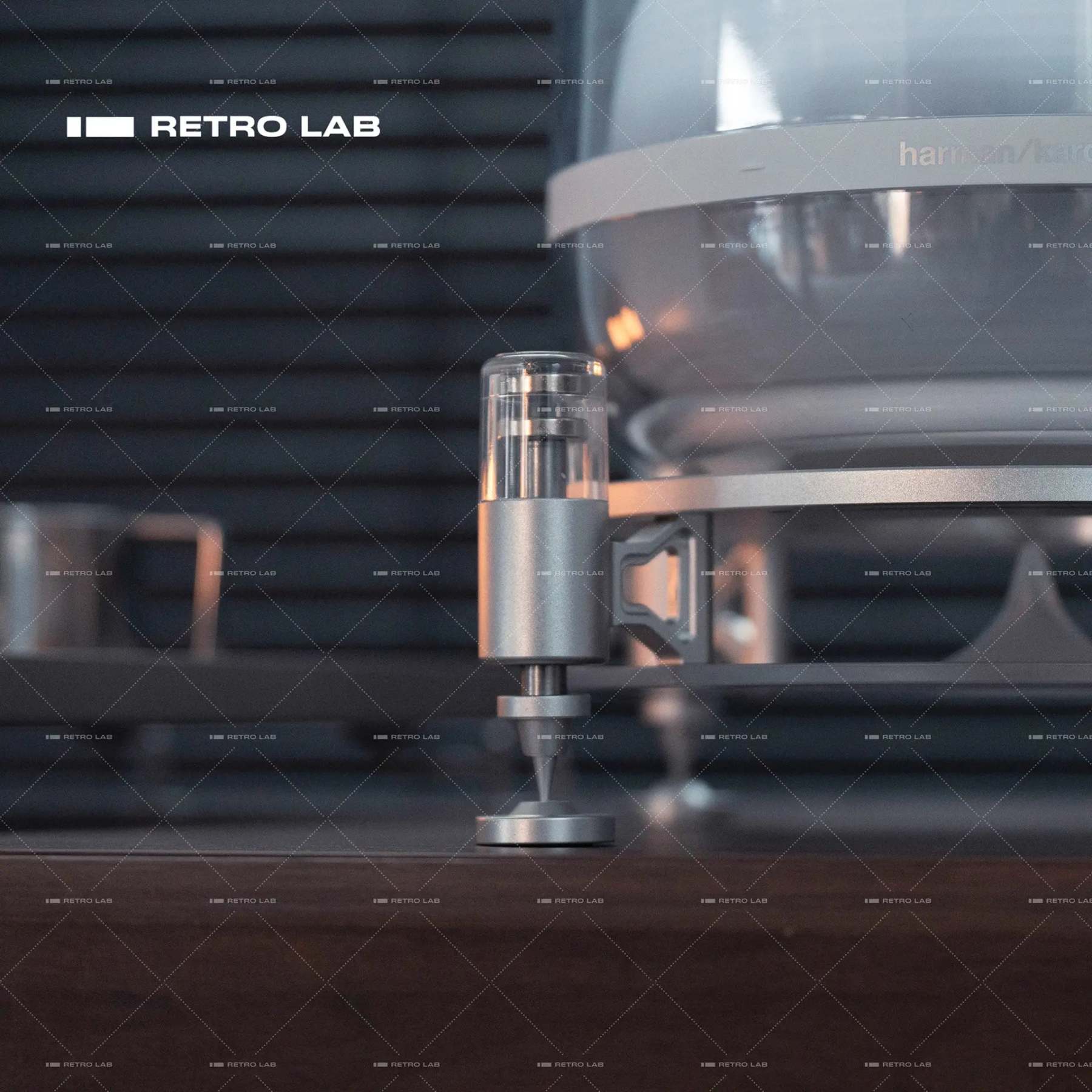 iretrolab Magnetic-Levitation Shock-Absorbing Speaker Stand for Harman Kardon