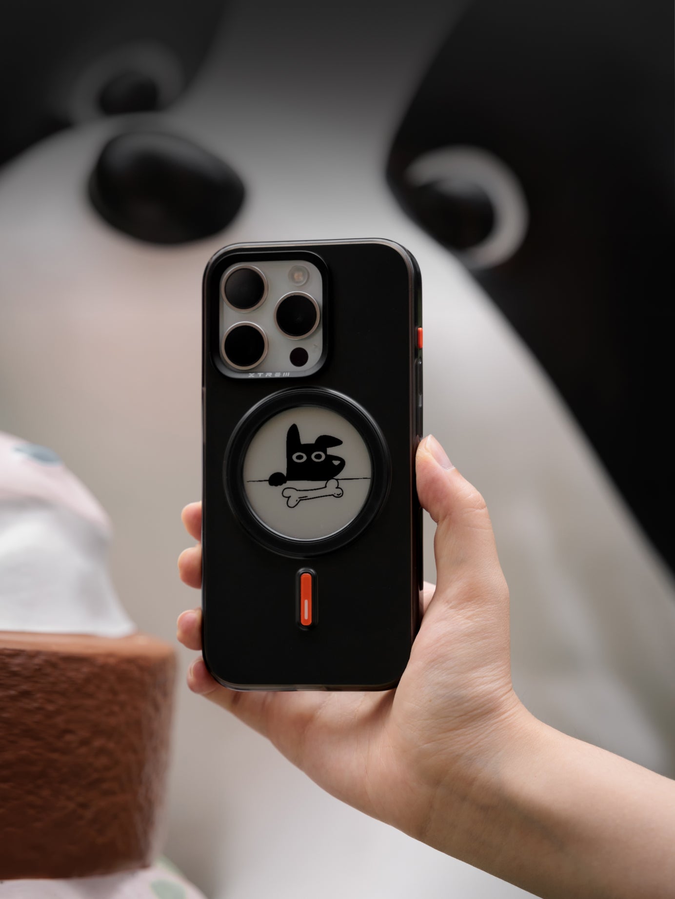 Klynein™ phone case with a screen you can change anytime