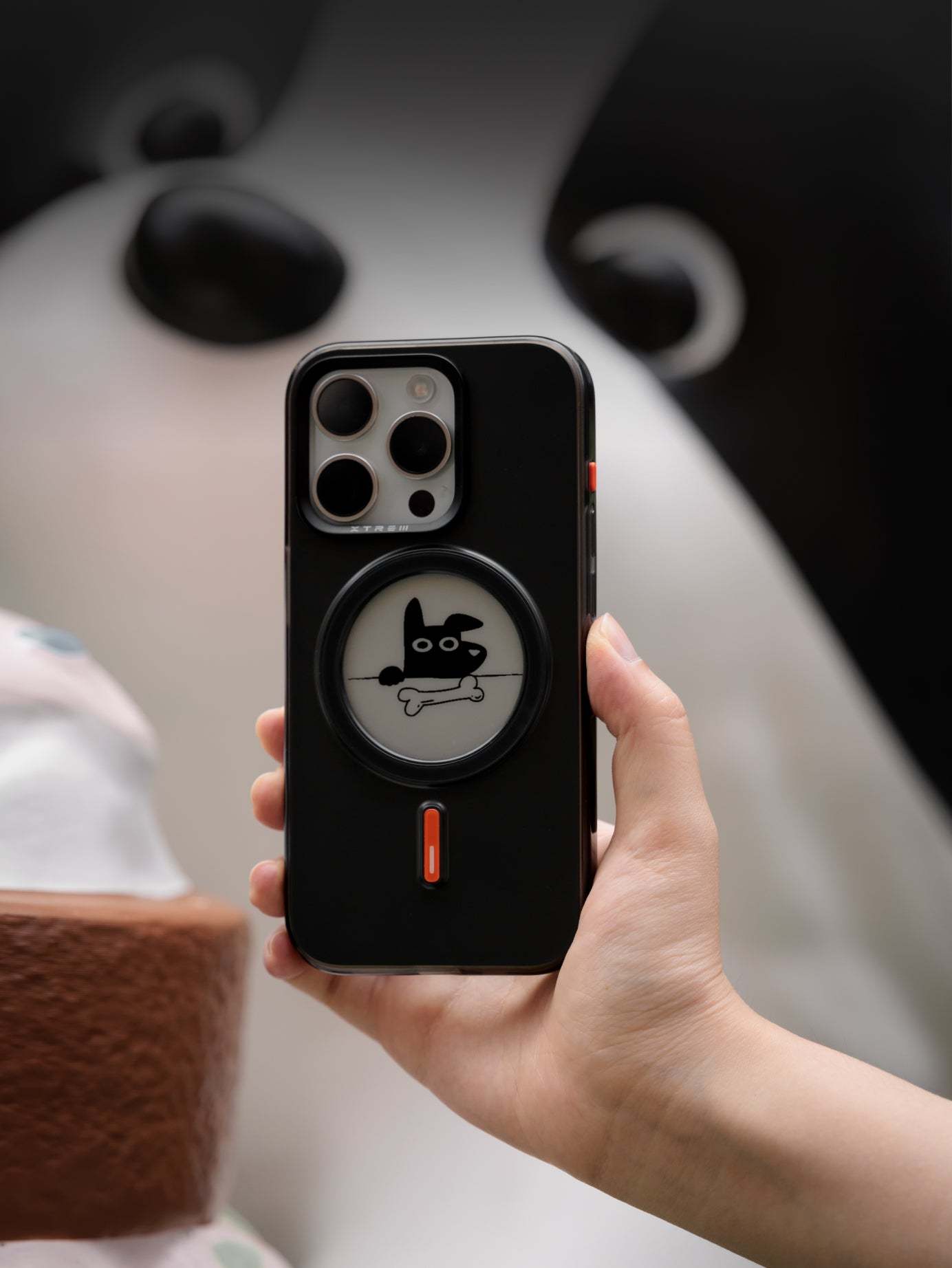 Klynein™ phone case with a screen you can change anytime