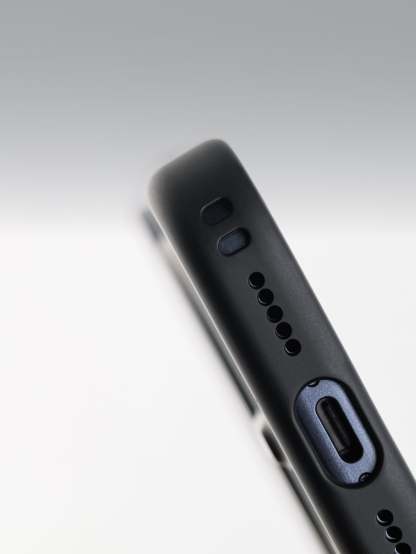Klynein™ phone case with a screen you can change anytime