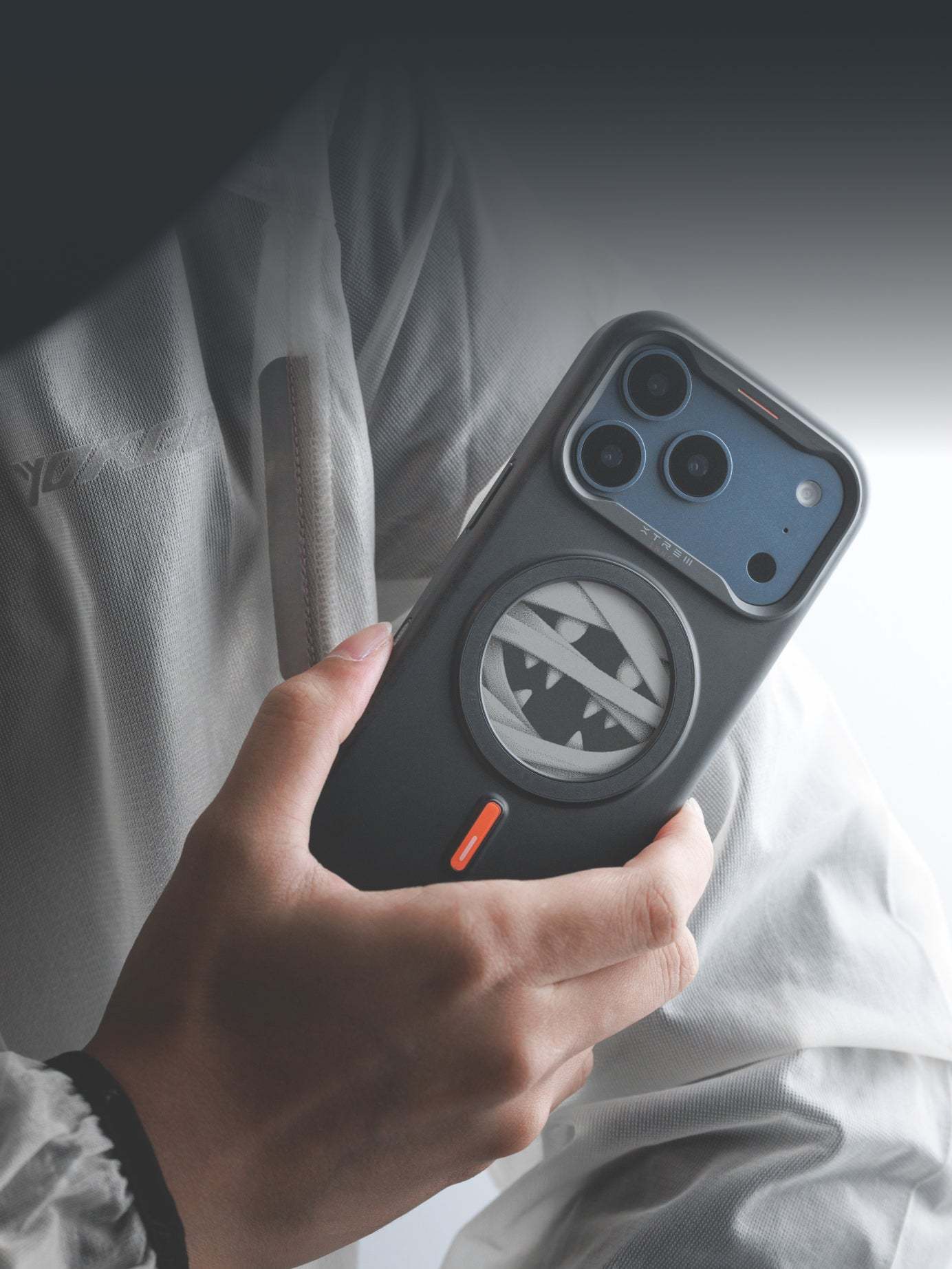 Klynein™ phone case with a screen you can change anytime