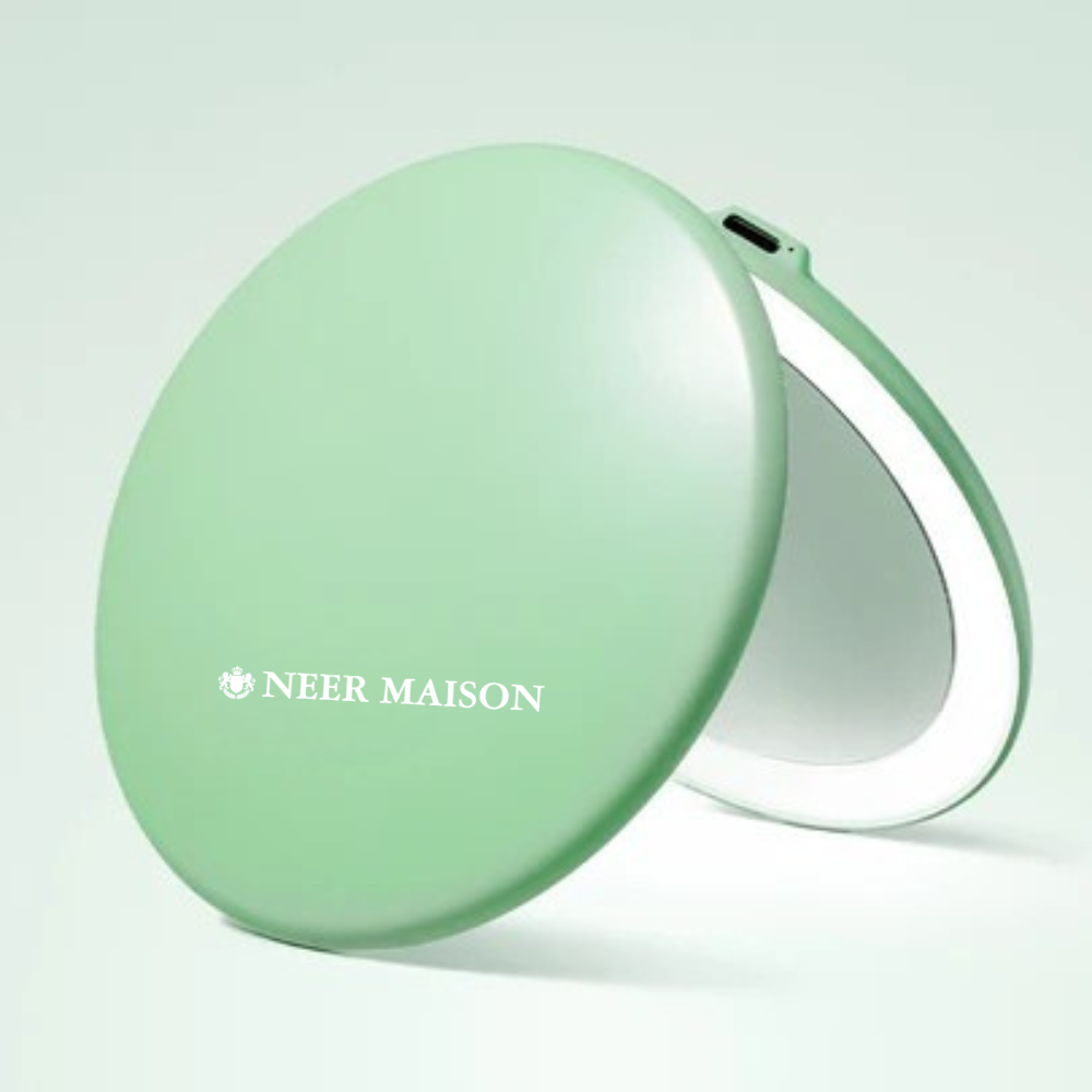 🎄✨Christmas pre-sale offer✨🎄 Sale 40% + FREE SHIPPING. Taylor Lighted Compact Mirror