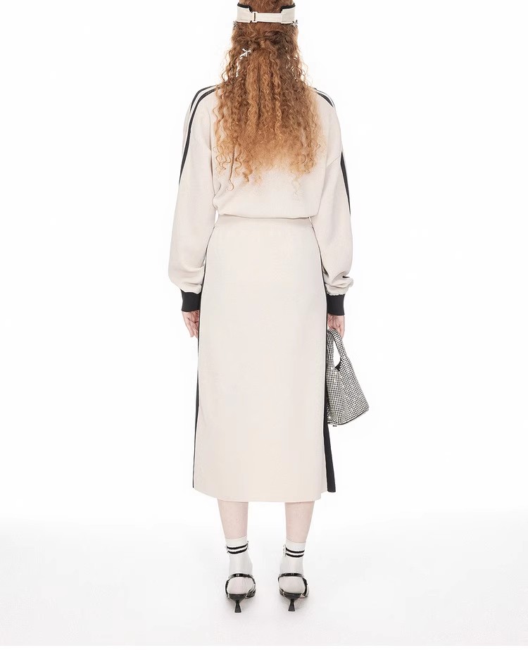 Sports knit suit 107