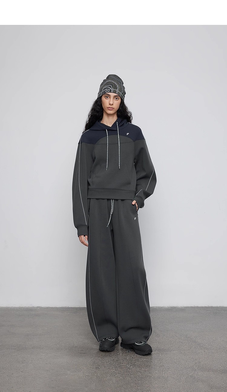 Split-panel sweatshirt suit 110