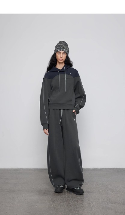 Split-panel sweatshirt suit 110