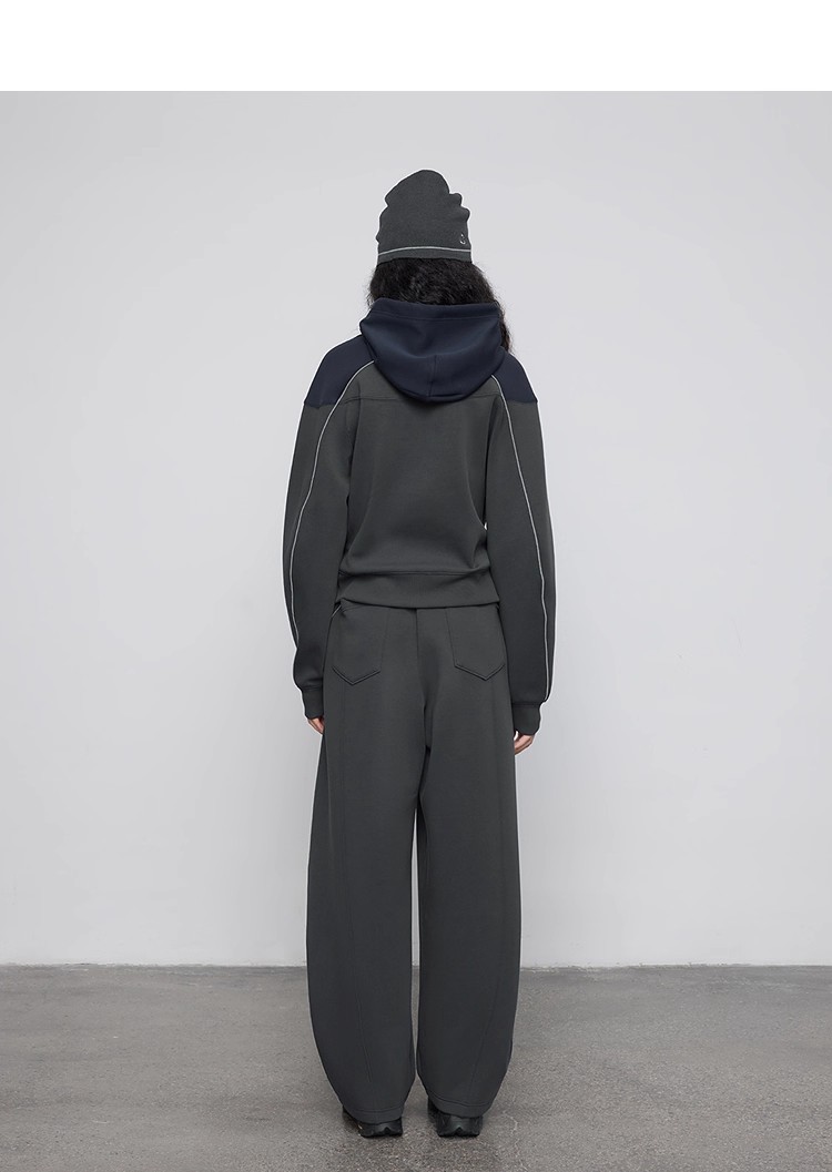 Split-panel sweatshirt suit 110