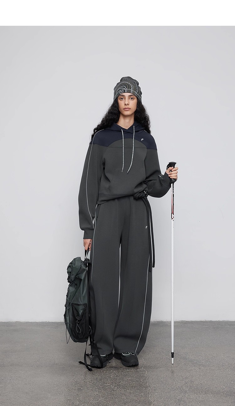 Split-panel sweatshirt suit 110