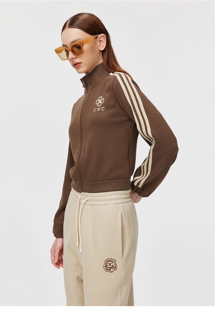 Embroidered patch casual knitted jacket 146