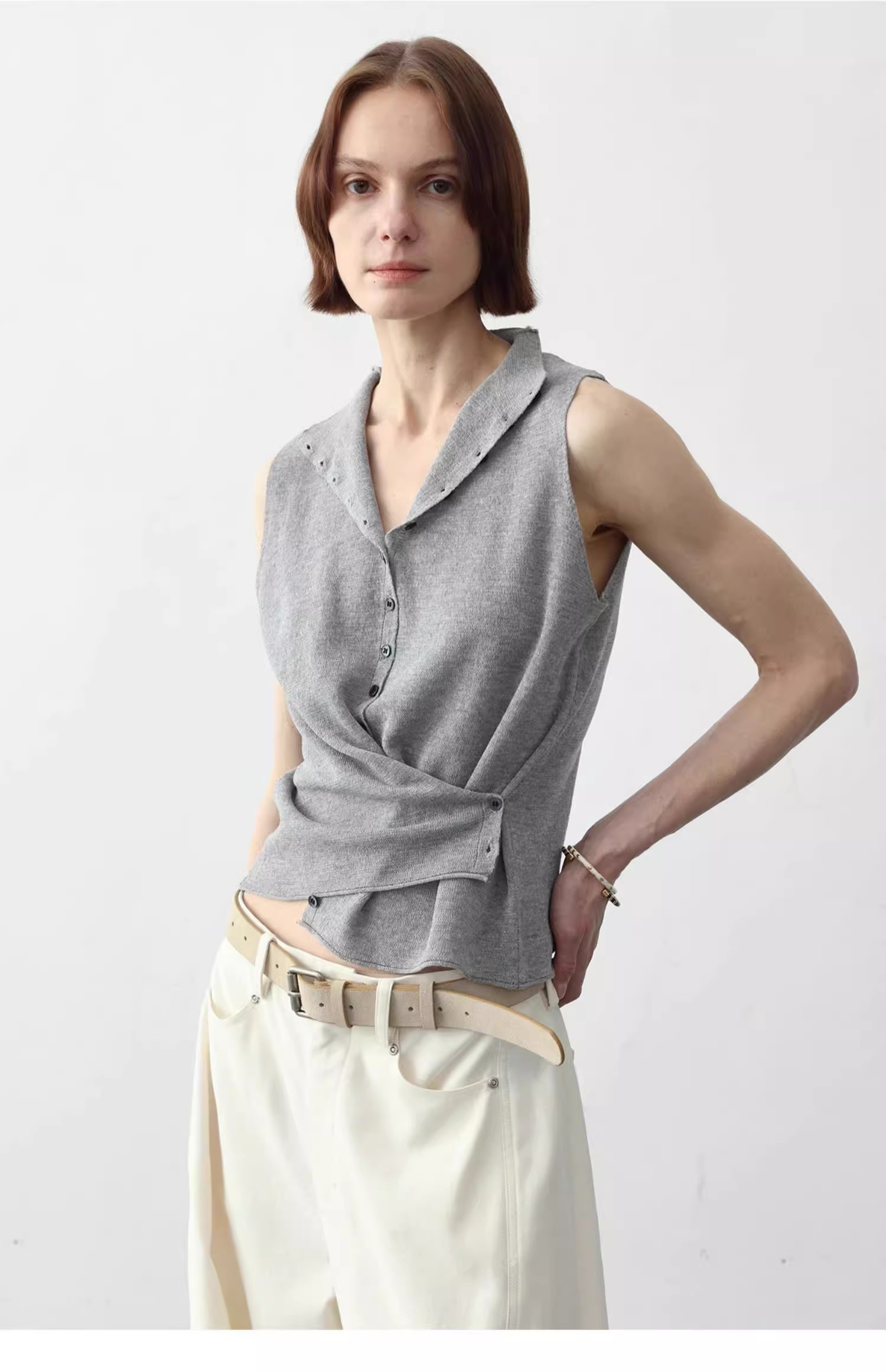 Simple and versatile knitted cardigan 30