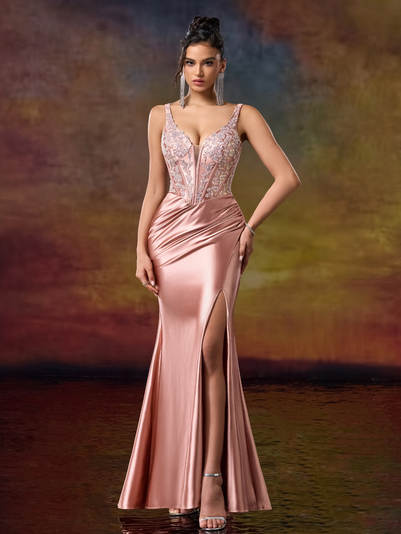 Elegant V-Neck Lace Embroidered Floral-Patterned Ruched High-Slit Merm