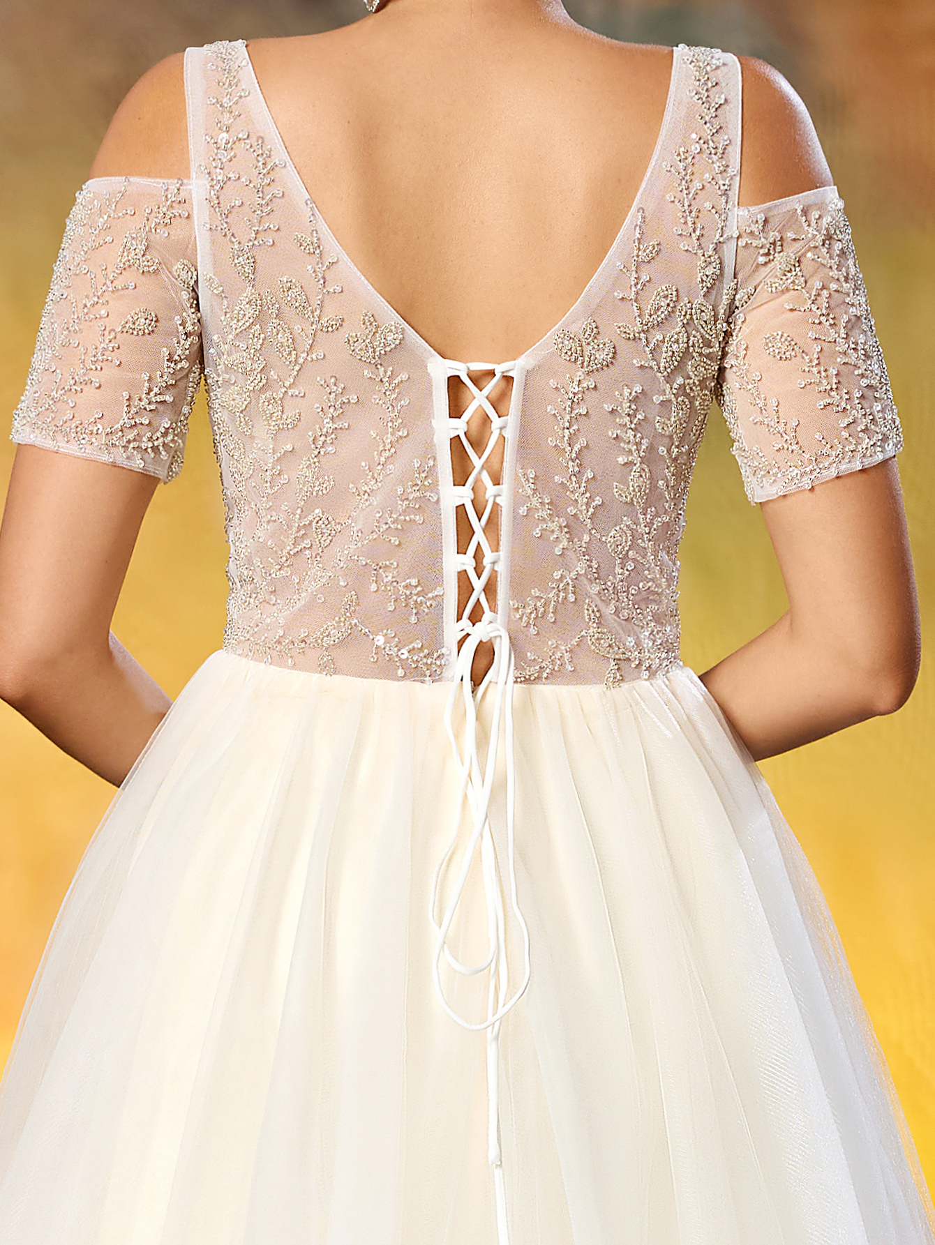 Elegant Sweetheart Neckline Off-Shoulder Short-Sleeve Beaded Tulle Wedding Dress