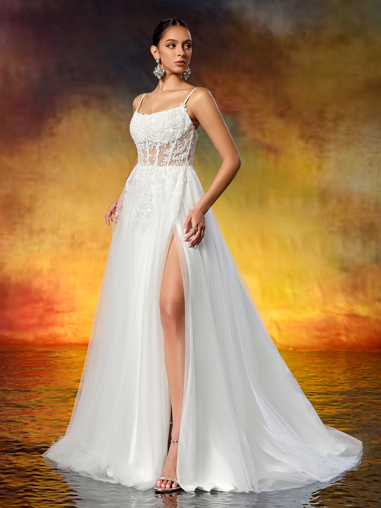 Elegant Spaghetti Straps Beaded Lace Appliqué Tulle Wedding Dress
