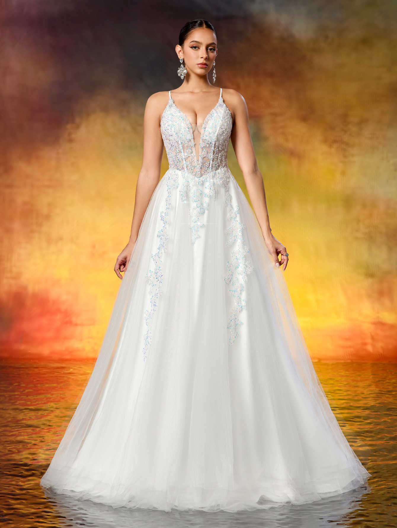 Elegant Spaghetti Straps V-Neck Beaded Lace Appliqué Tulle Wedding Dress