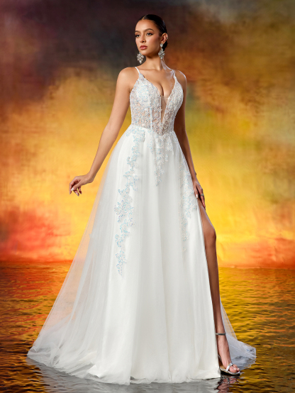 Elegant Spaghetti Straps V-Neck Beaded Lace Appliqué Tulle Wedding Dress