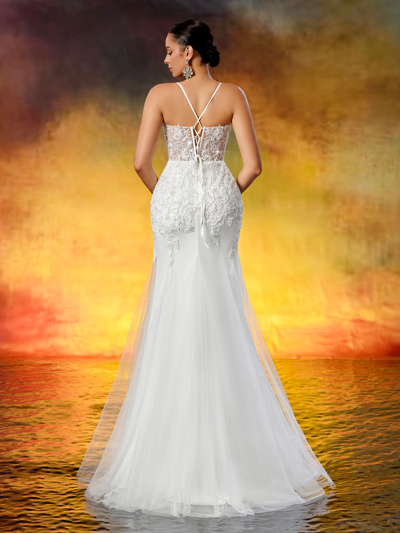 Elegant Spaghetti Straps Lace Embroidery Appliqué Mermaid Tulle Wedding Dress