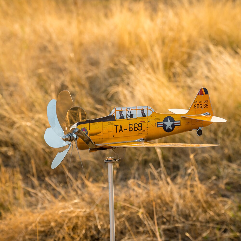 Personalized AT-6 Texan Aircraft Weathervane Garden Stake - Durable Outdoor Patio Decor for Aviation Enthusiasts