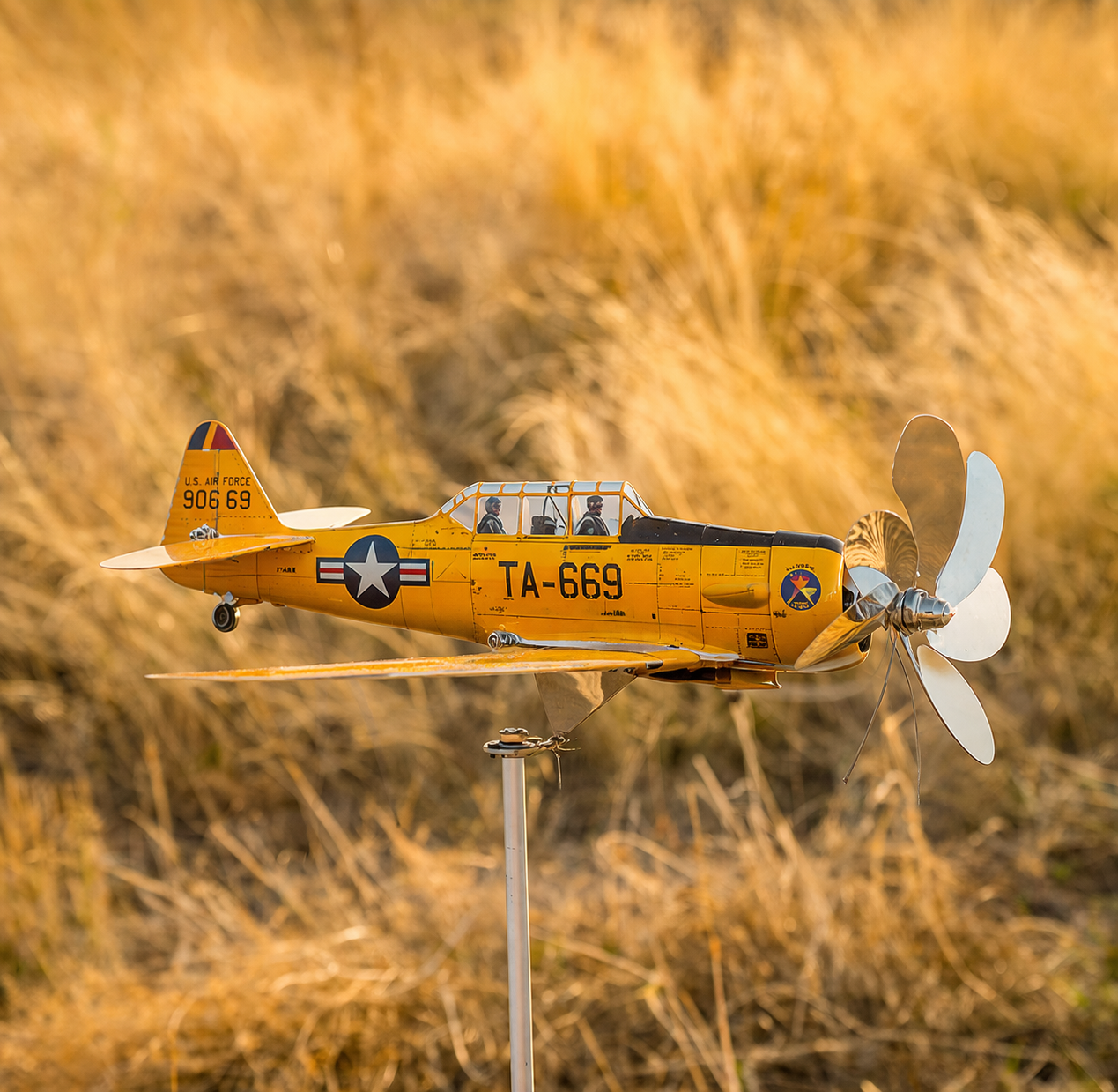 Personalized AT-6 Texan Aircraft Weathervane Garden Stake - Durable Outdoor Patio Decor for Aviation Enthusiasts