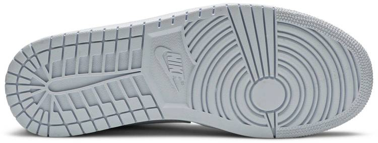 Low 'Triple White' AO9944-111