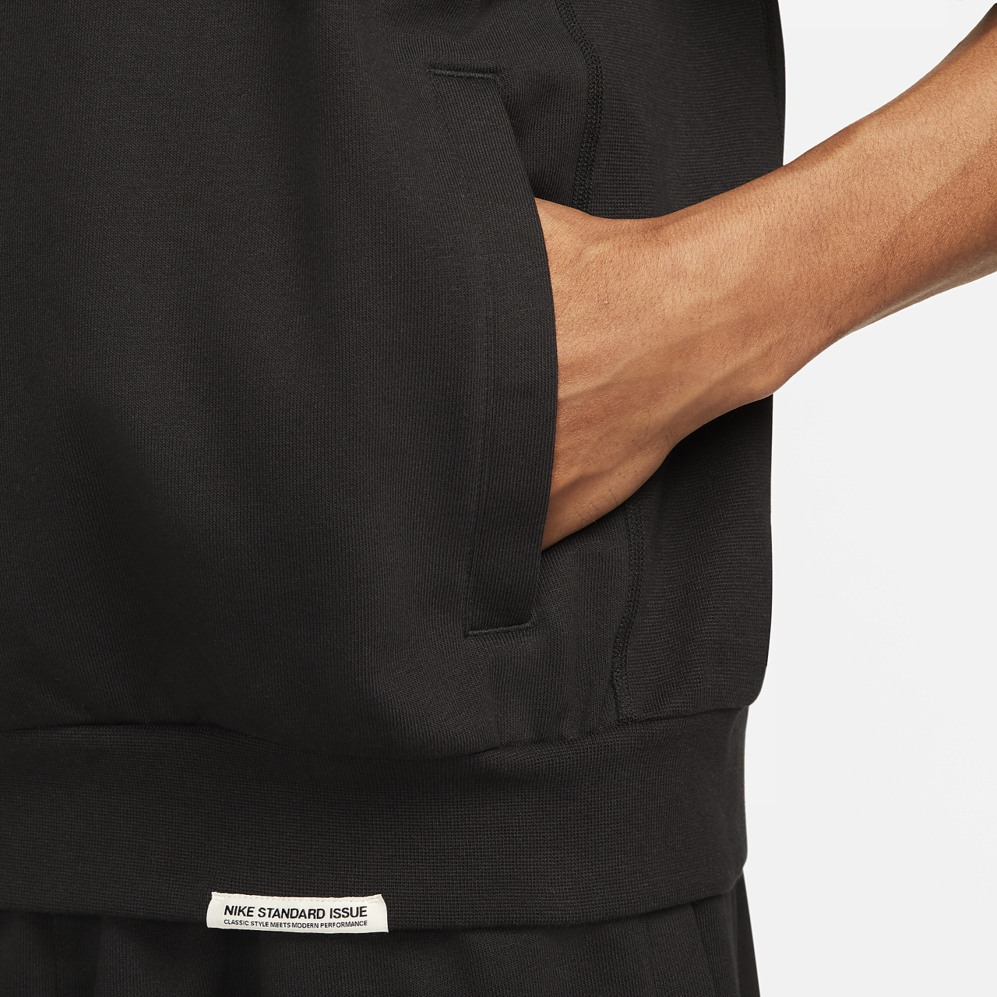 Dri-FIT Standard Issue - Men's 1/4-Zip Short-Sleeve Basketball Top