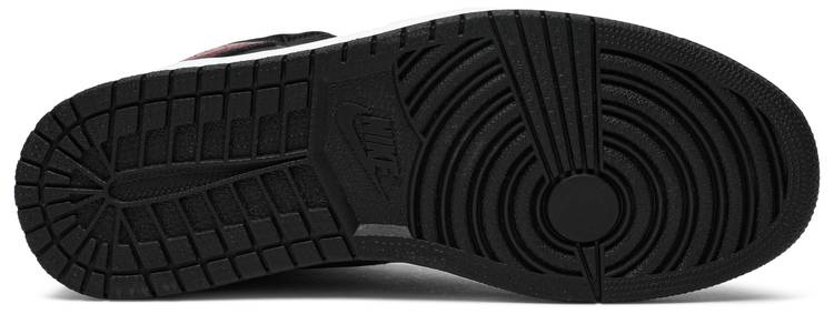 Retro High OG 'Black Gym Red' 555088-060