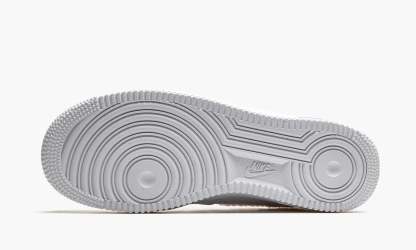 1 Low 7 LV8 ��Iridescent Pixel Swoosh