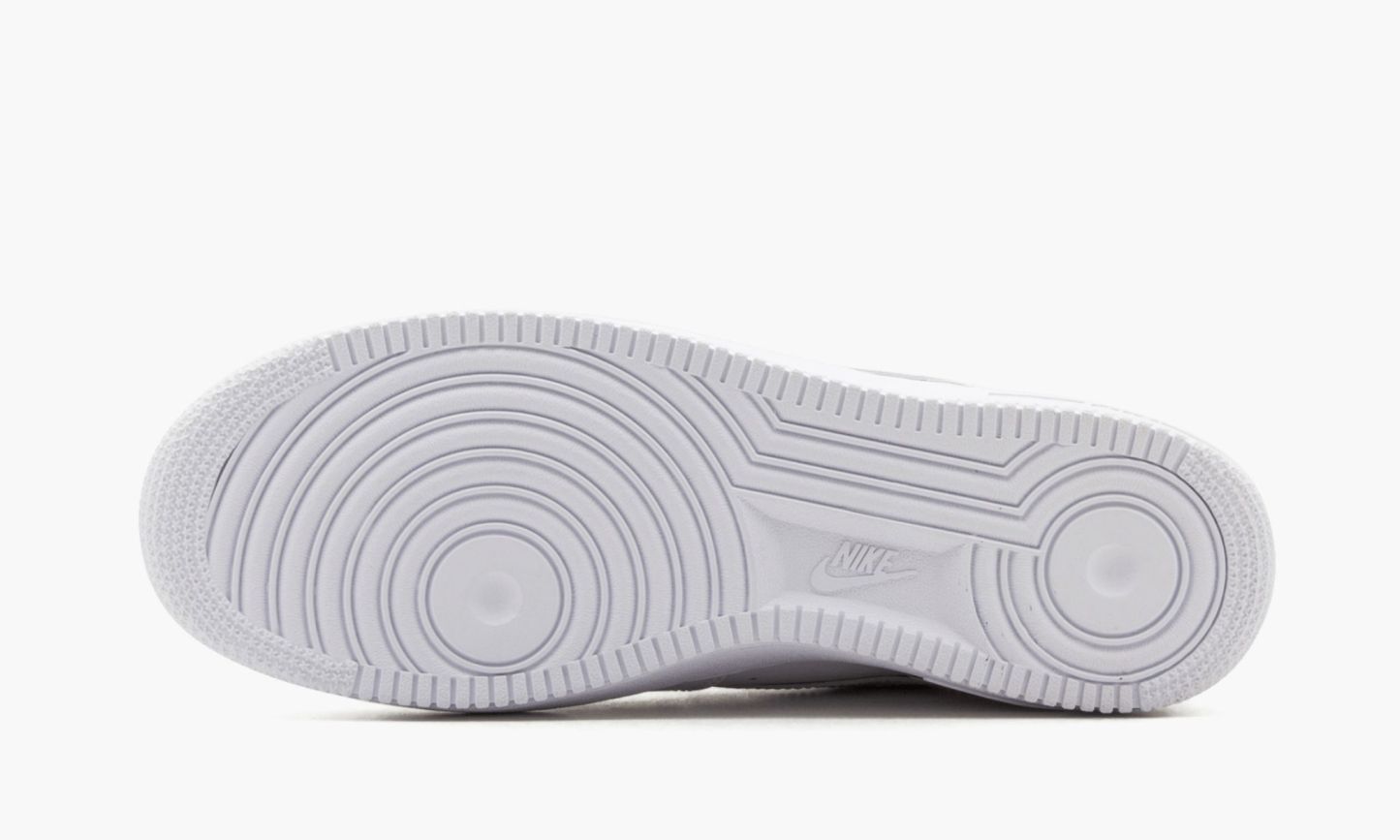 1 Low 7 ��White on White