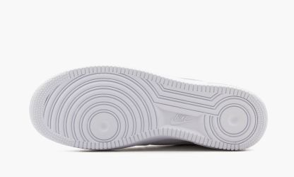 1 Low 7 ��White on White