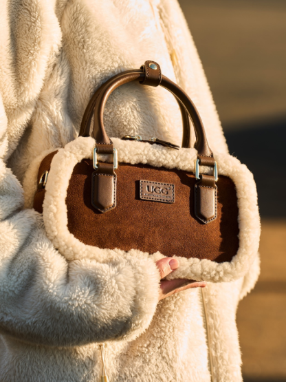 AUSTRthtALIAN SHEPthtHERD Shayla Bag