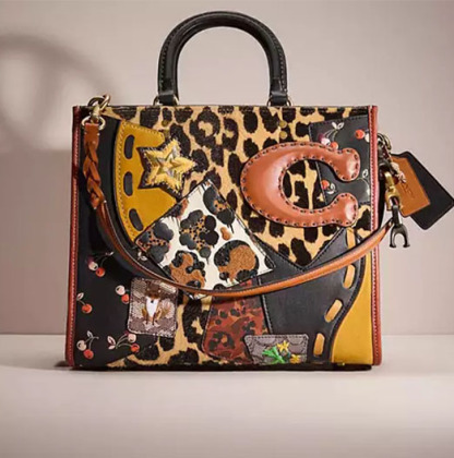 Delicate leopard print