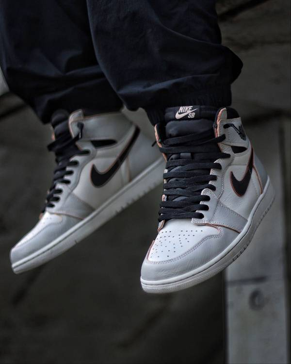 Retro High SB Paris CD6578-006