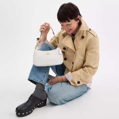 Teri Shoulder Bag In Signature Canvas