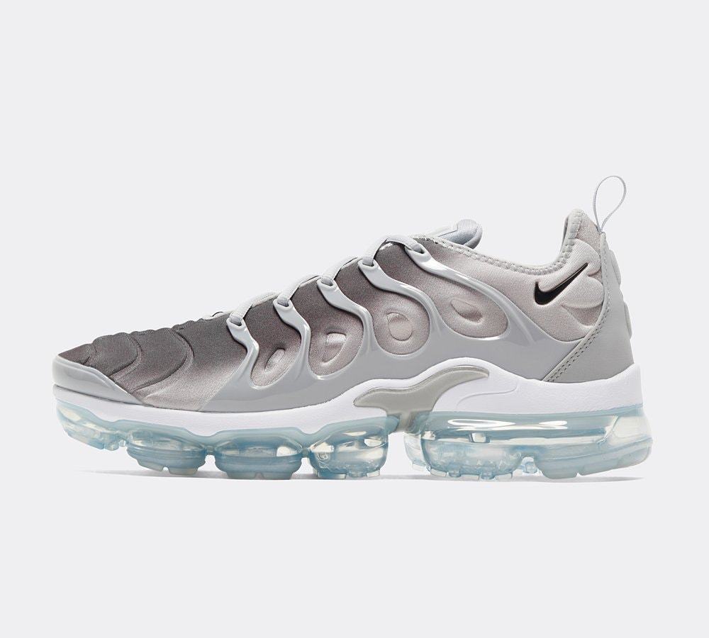 Nitthhke Air Max Plus TN  metallic silver