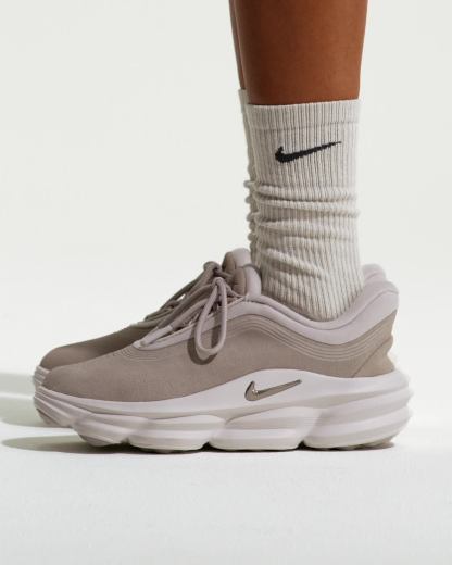 Nike 24.7