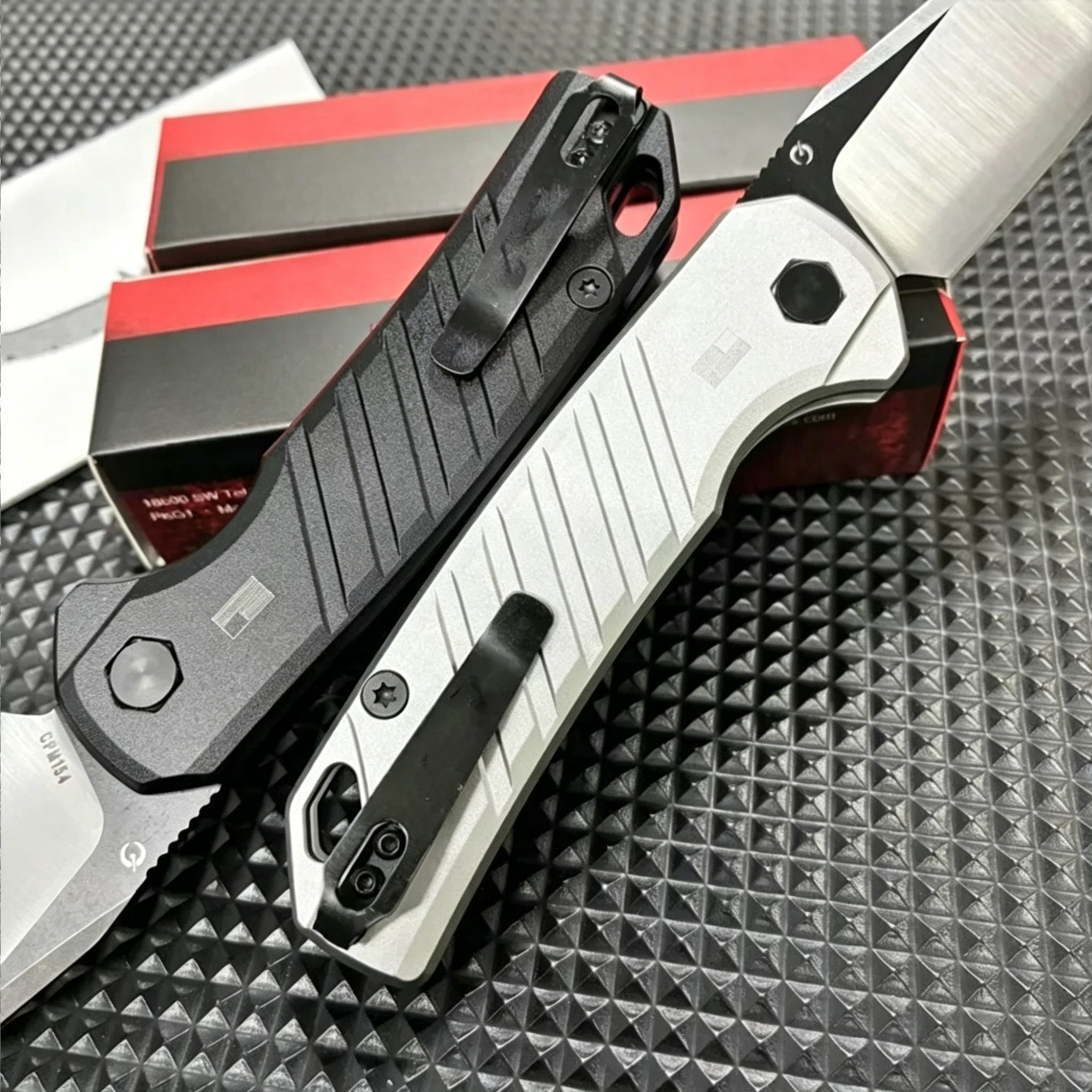 7305