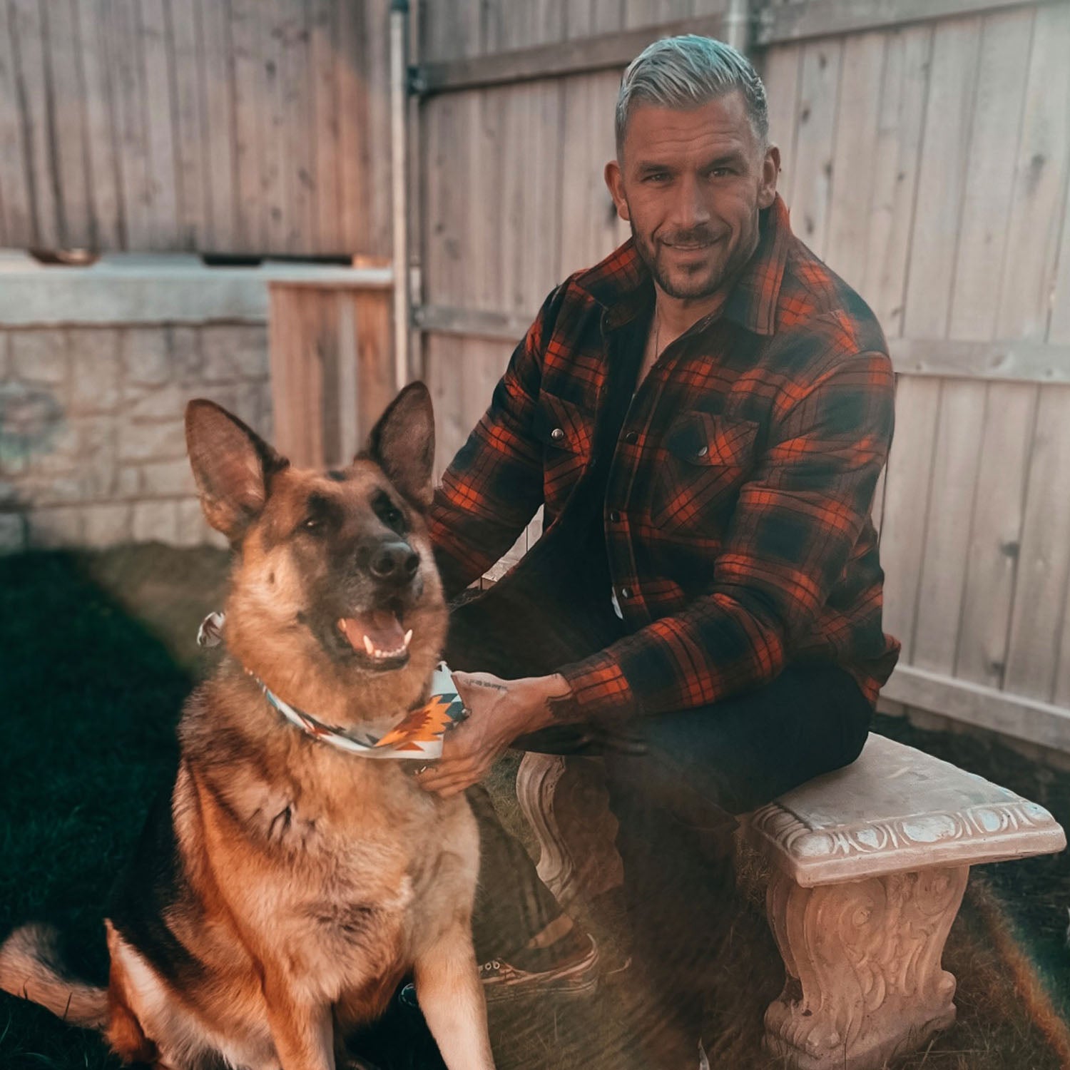 Men's Winter Padded Jacket - Warm Quilted Flannel Shirt Jacket with 5 Pockets for Outdoor and Casual Use