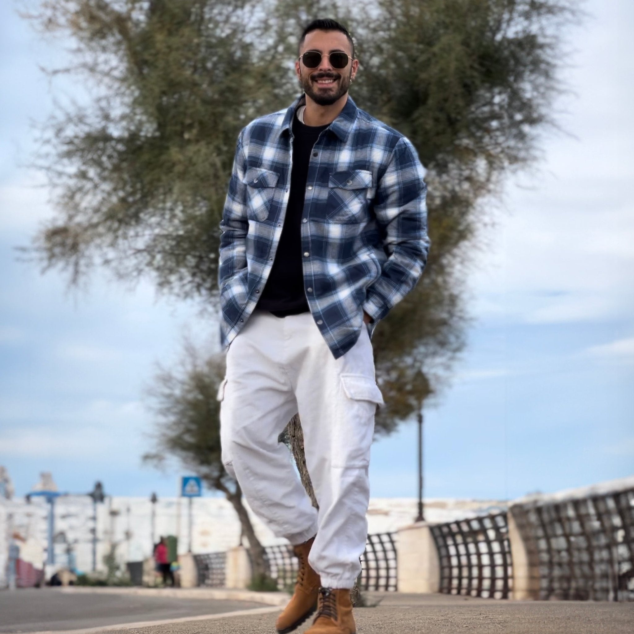 Men's Winter Padded Jacket - Warm Quilted Flannel Shirt Jacket with 5 Pockets for Outdoor and Casual Use