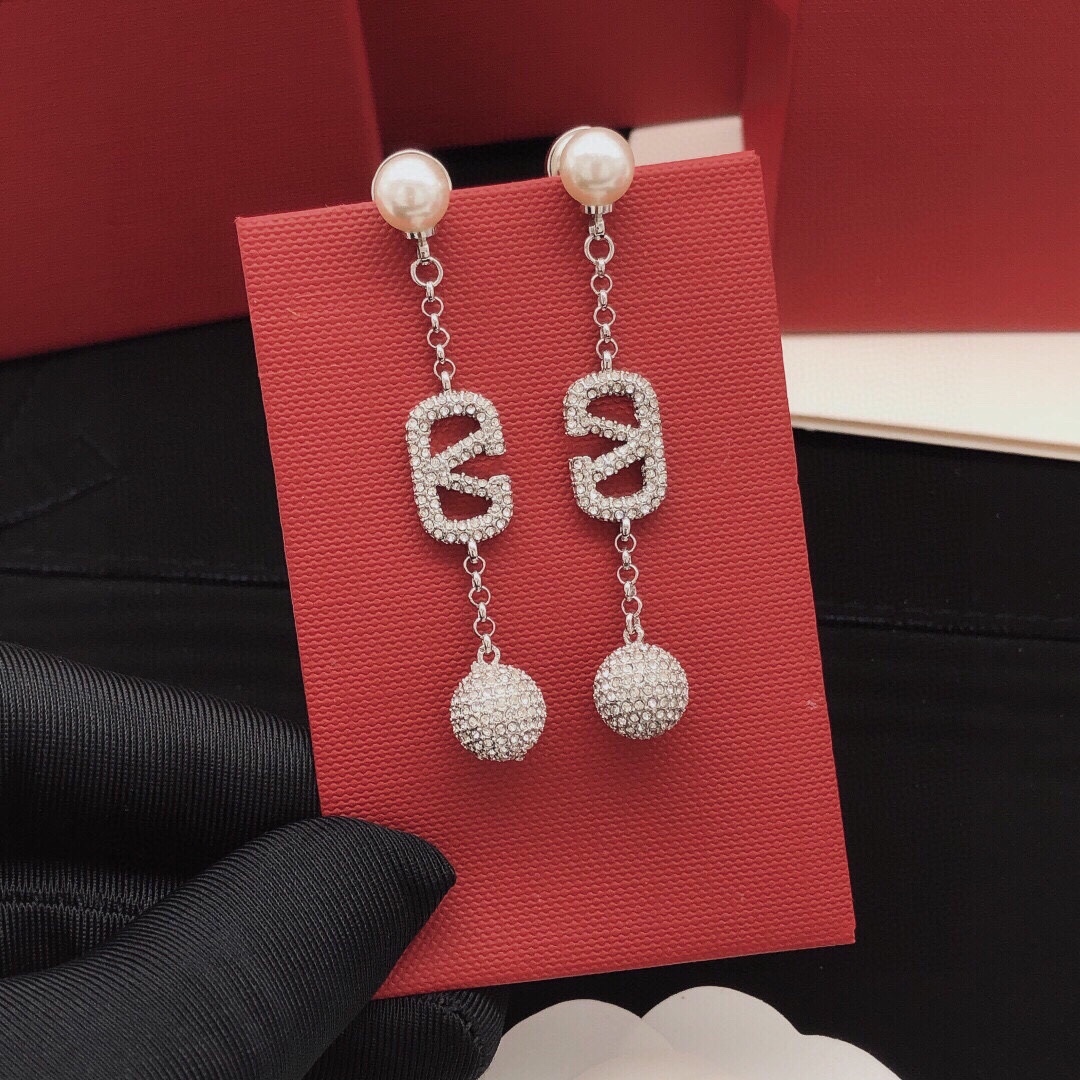 VT EARRINGS-2015