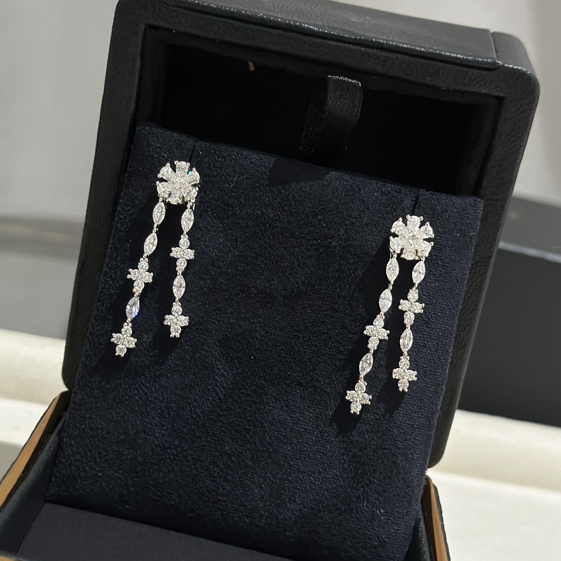 HW EARRINGS-1543