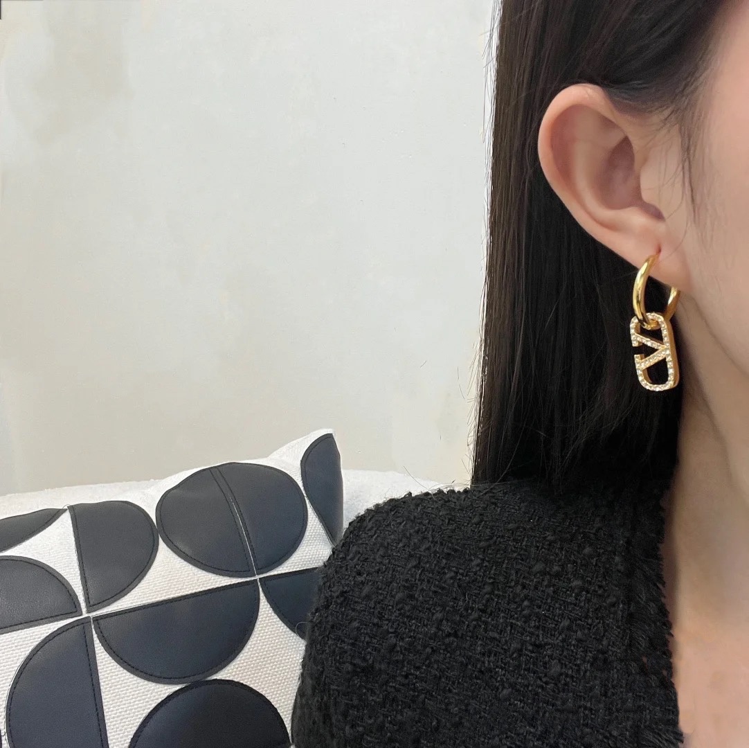 VT EARRINGS-2017