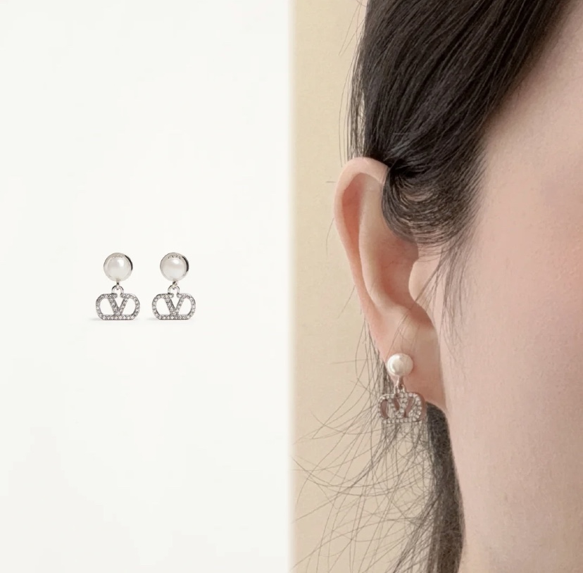 VT EARRINGS-2013